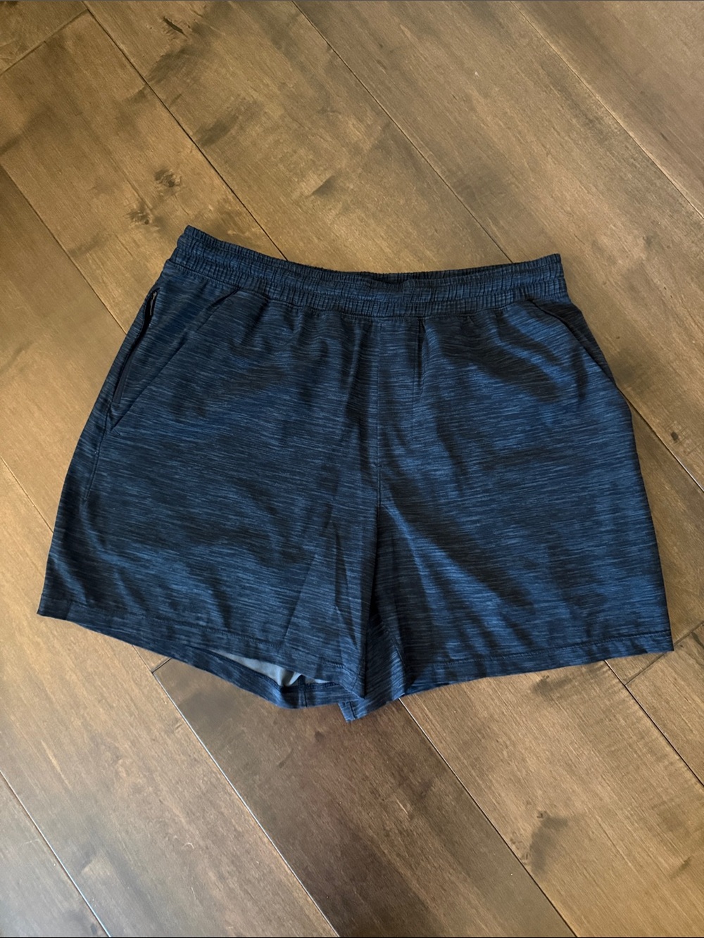 Lululemon Men's Navy Performance Large Athletic Shorts - Picture 2 of 2